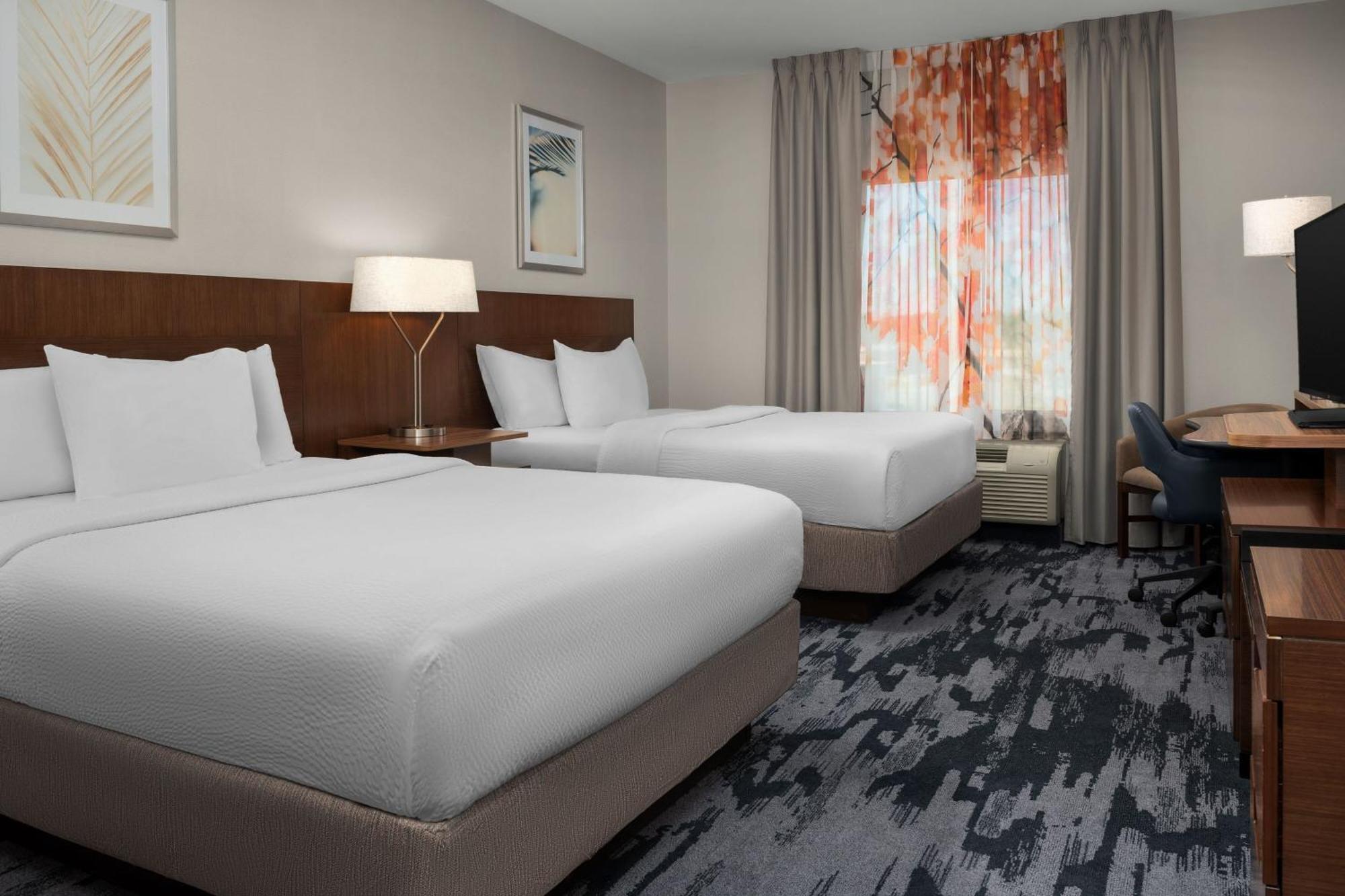 Fairfield Inn & Suites By Marriott Panama City Beach Upper Grand Lagoon Экстерьер фото