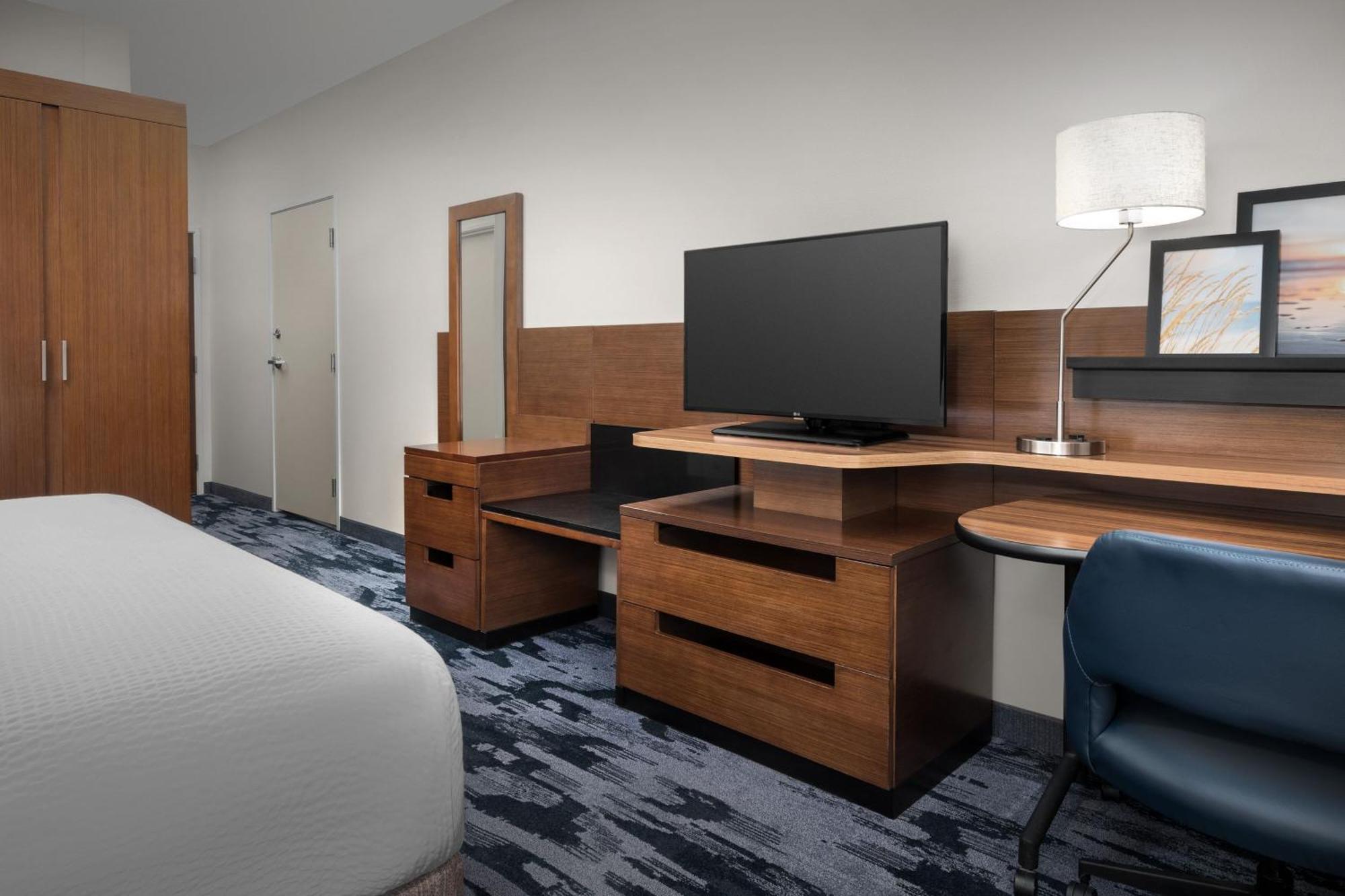 Fairfield Inn & Suites By Marriott Panama City Beach Upper Grand Lagoon Экстерьер фото