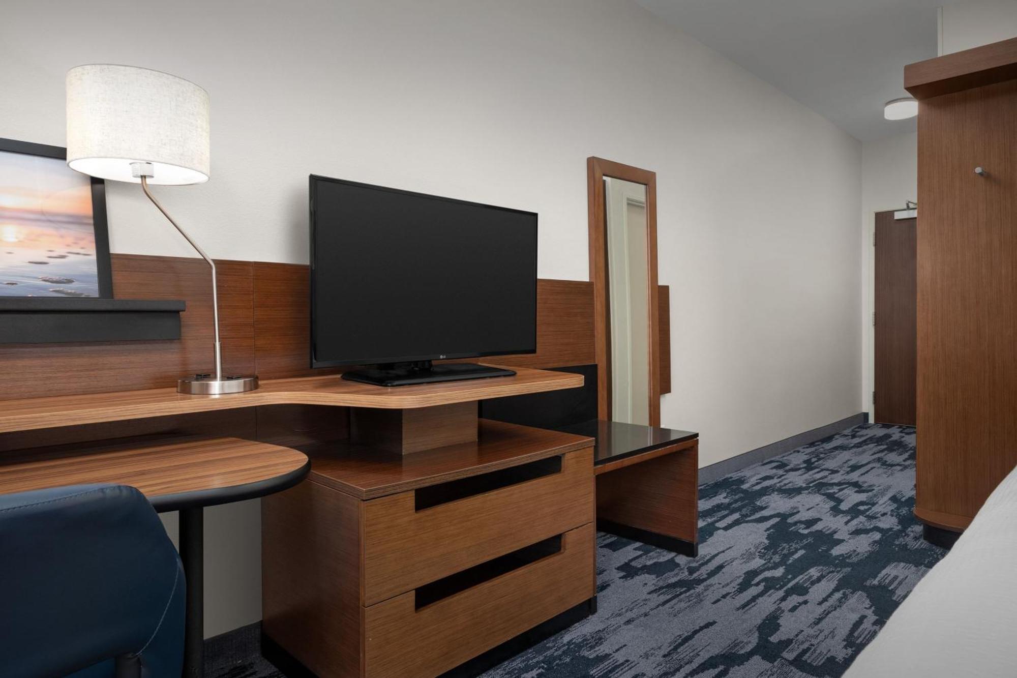 Fairfield Inn & Suites By Marriott Panama City Beach Upper Grand Lagoon Экстерьер фото