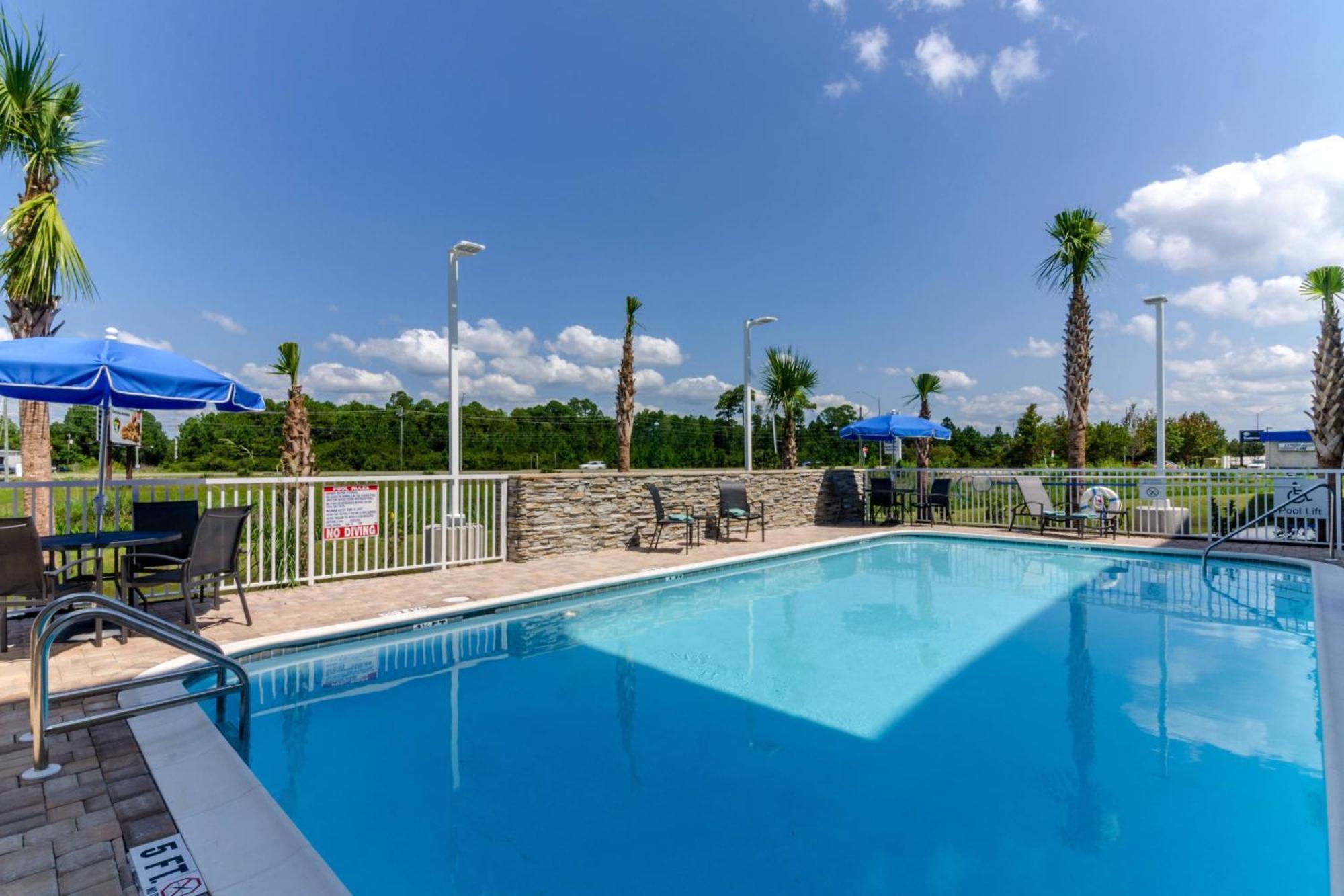 Fairfield Inn & Suites By Marriott Panama City Beach Upper Grand Lagoon Экстерьер фото